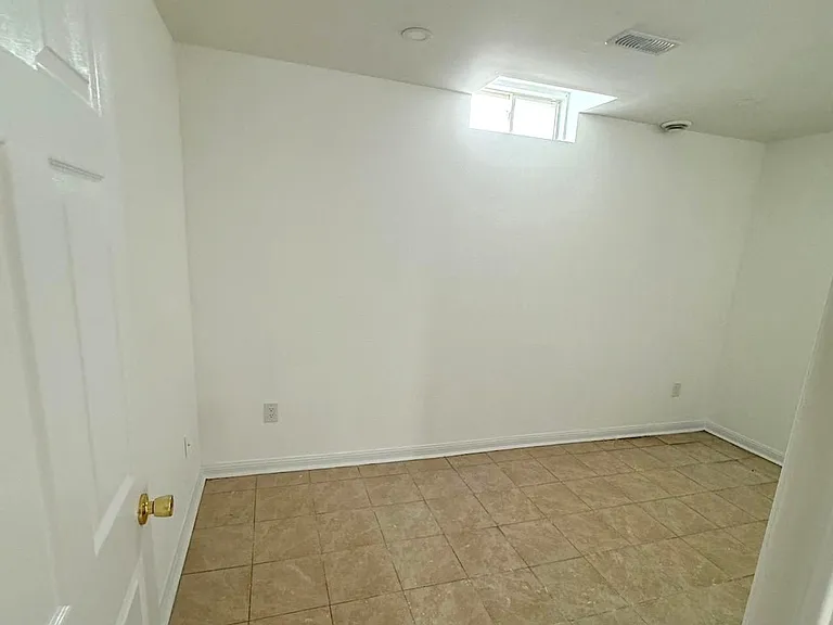 169 Flagstone Way — Photo 14