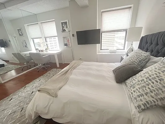 Rented by Manhattan Management Group | media 3