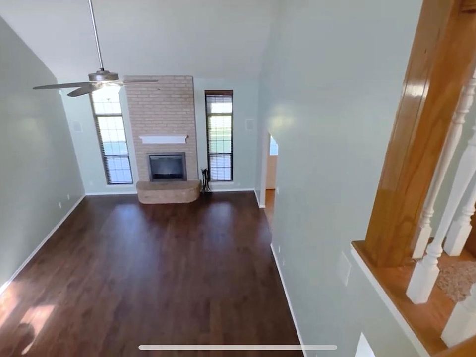2nd image of 9 NW Briarcreek Dr #9