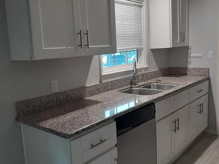 417 E Walnut Ave #A — Photo 6