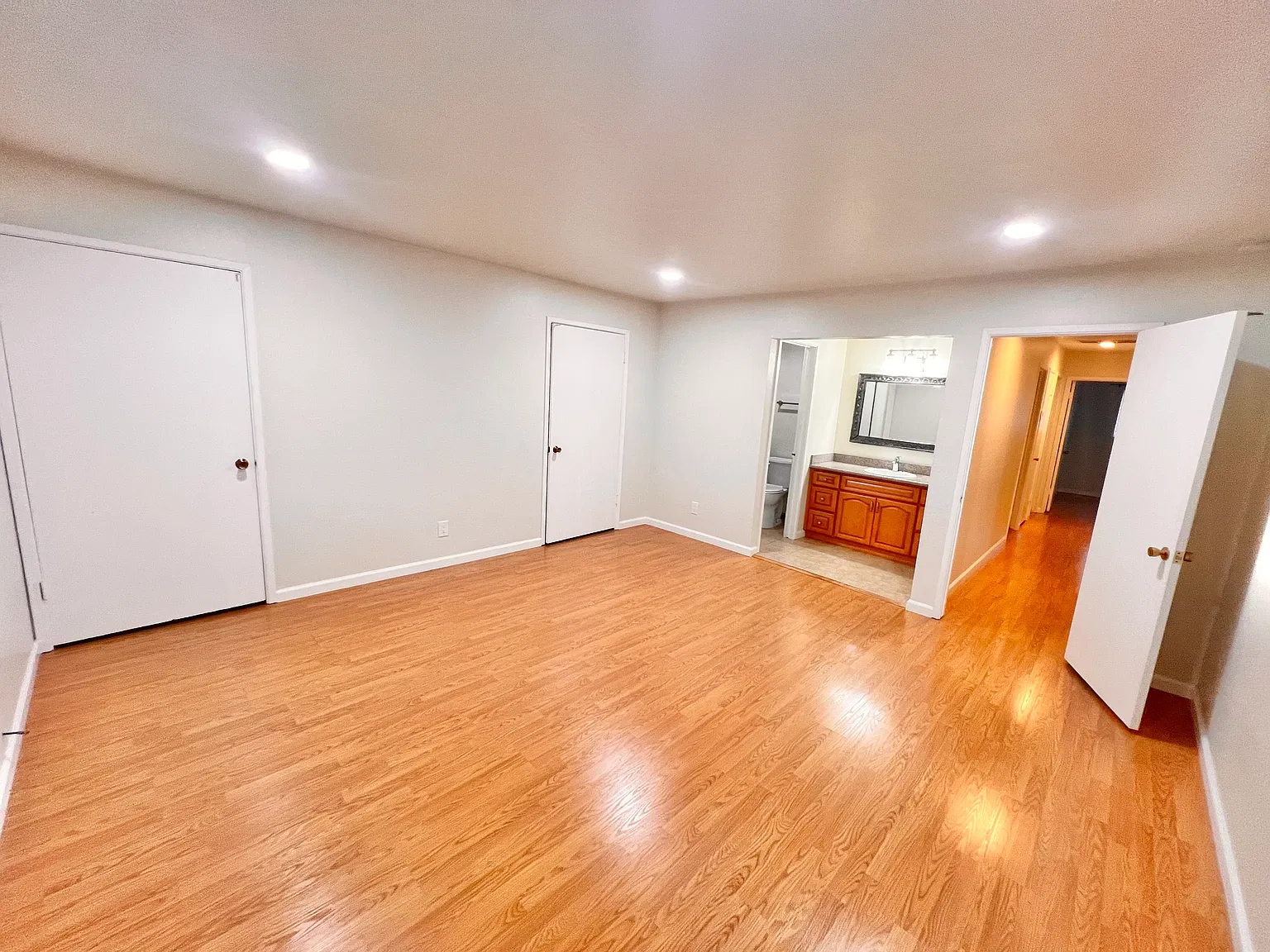 3 bed, 1300 sqft, $6,000 — Photo 4