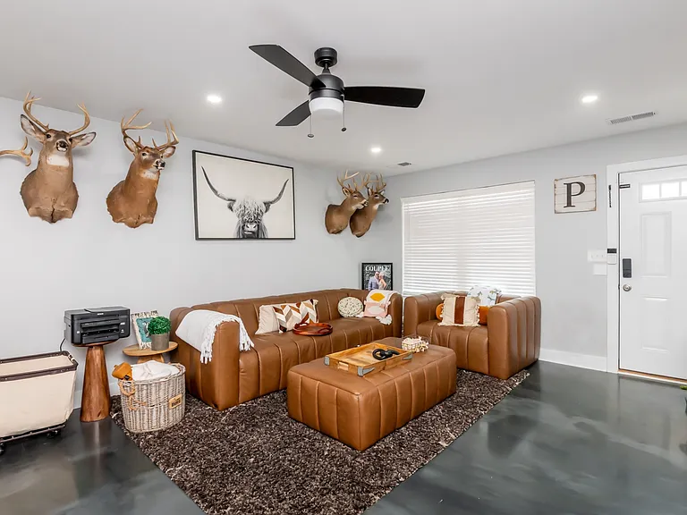 1422 E Elm St #2 — Photo 9