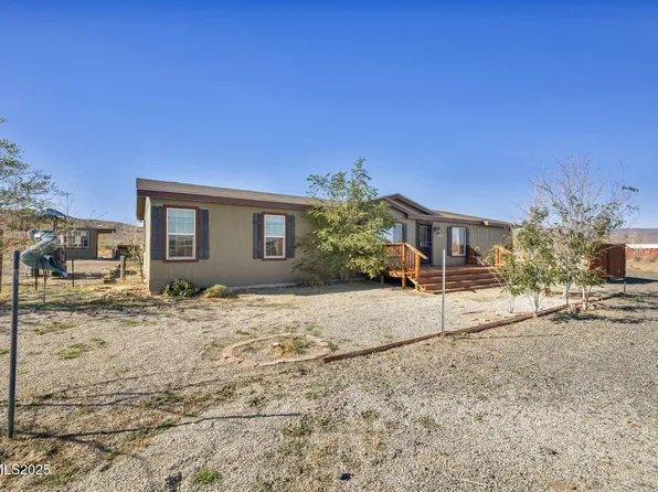 5225 White Oak Dr, Silver Springs, NV 89429