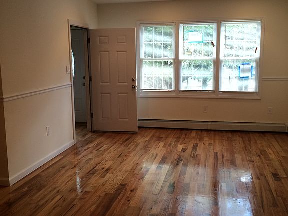 3rd image of 2913 Philip Ave