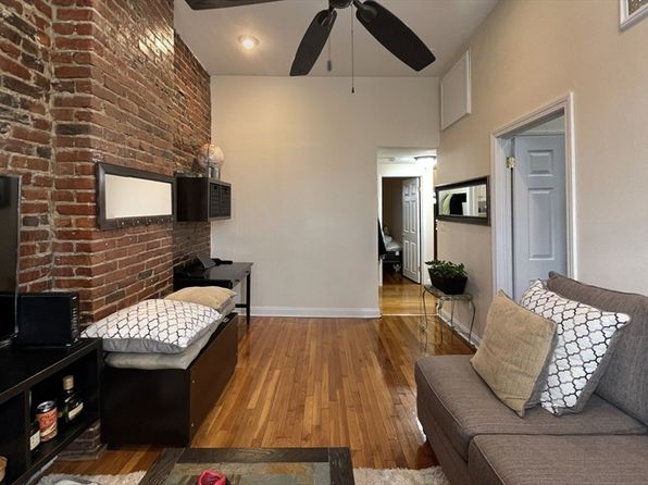130 Washington Ave #2, Chelsea, MA 02150
