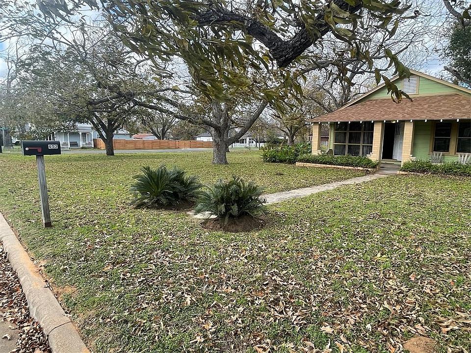 402 E Brenham St, Elgin, TX 78621 MLS 9592316 Zillow