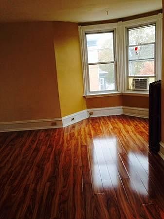 2nd image of 4844 Cedar Ave #D