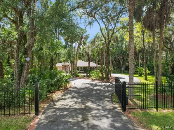 10 Captains Cove Rd, Inglis, FL 34449