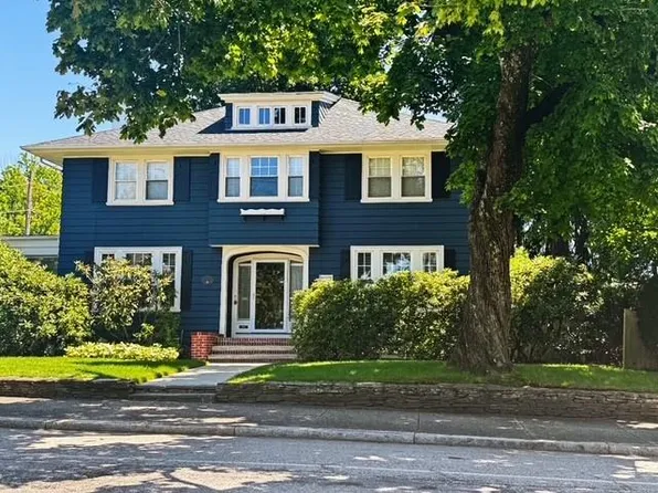 610 East Ave, Pawtucket, RI 02860
