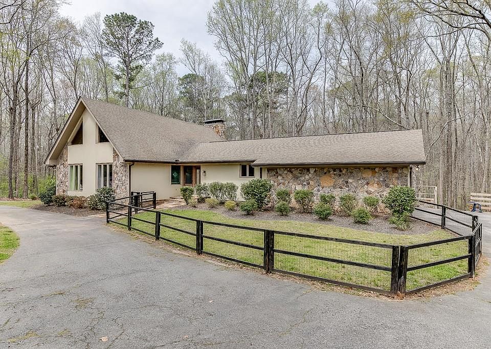 1st image of 180 Gentry Dr