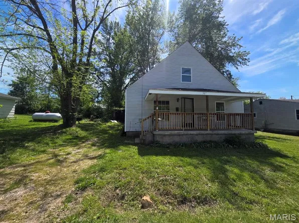 303 W 9th St, Salem, MO 65560