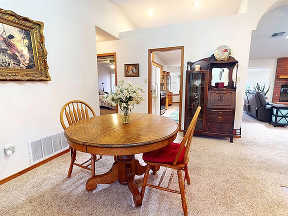 5th image of 2466 Cherry Hills Dr