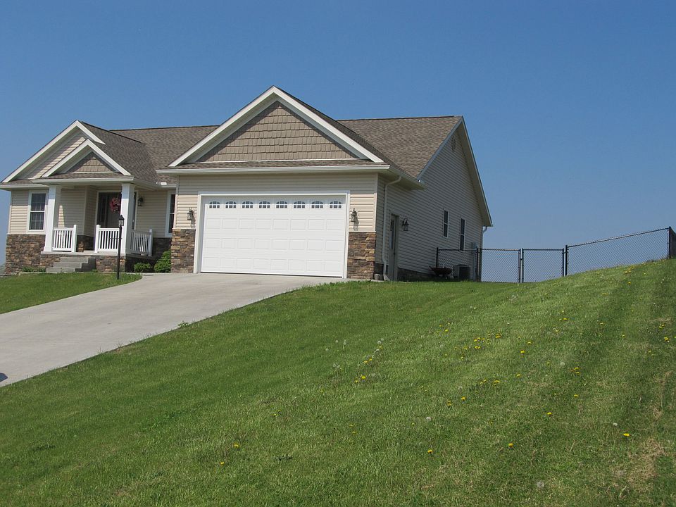 1st image of 46410 Country Lake Dr