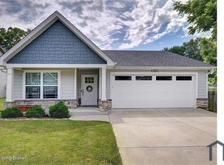 9004 Manslick Commons Dr, Louisville, KY 40219