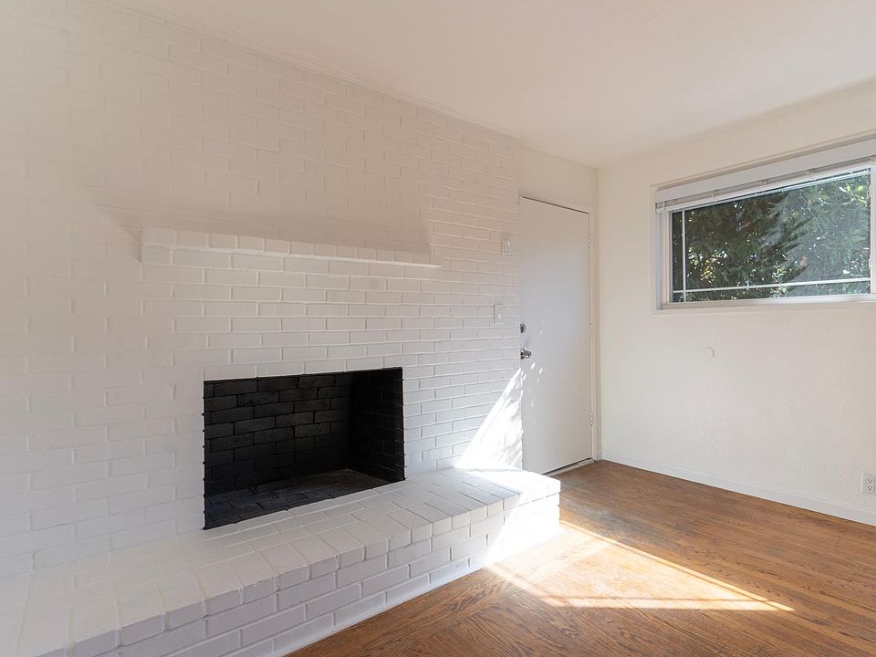 1st image of 26918 Lakewood Way