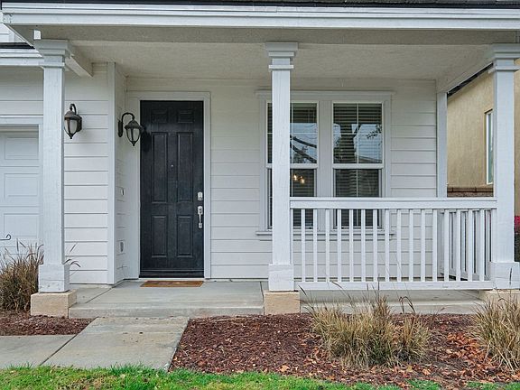 3rd image of 33310 Wallace Way