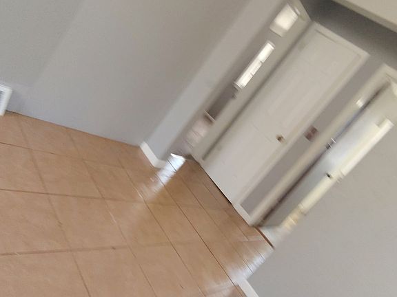 4th image of 3619 Drexel Dr #2