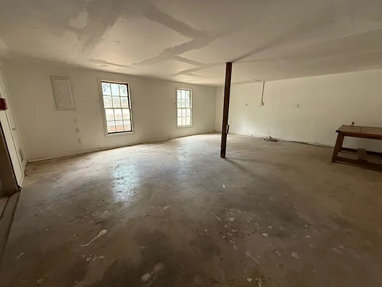 2073 Highland Ave — Photo 25