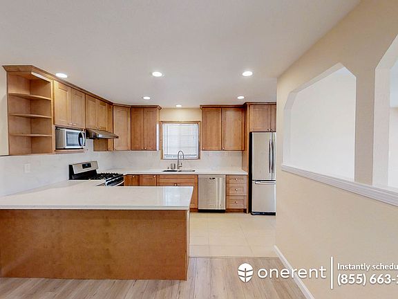 2nd image of 870 Mangrove Ave