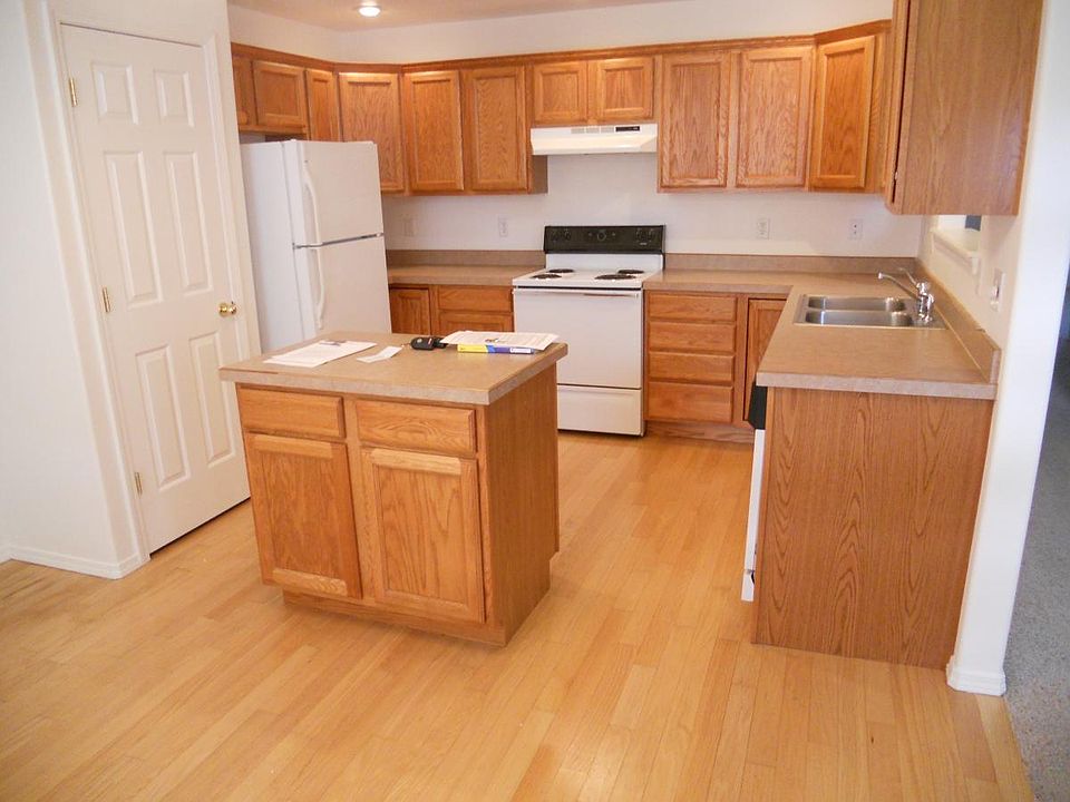 2nd image of 1903 Hampton Way