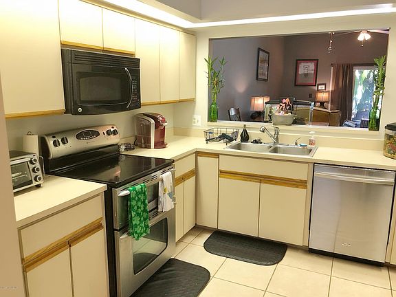 4th image of 3748 Sawgrass Dr