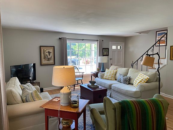 2nd image of 17401 Van Aken Blvd