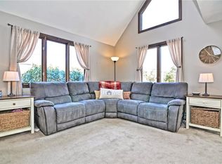 68 Chicory Ln, Cranston, RI 02921