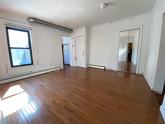 Rented by Capri Jet Realty Corp | media 12