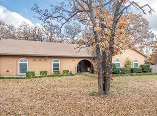 35 Larkwood Ln, Burleson, TX 76028
