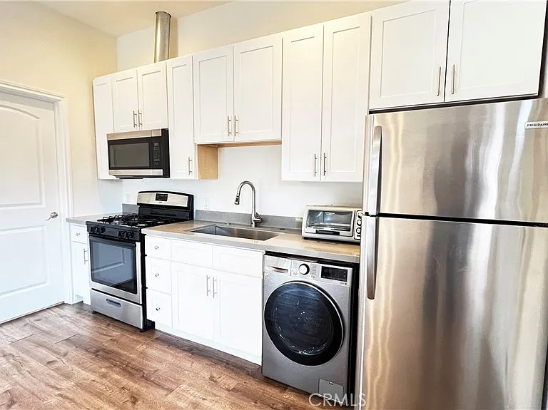 20737 Tiara St — Photo 8