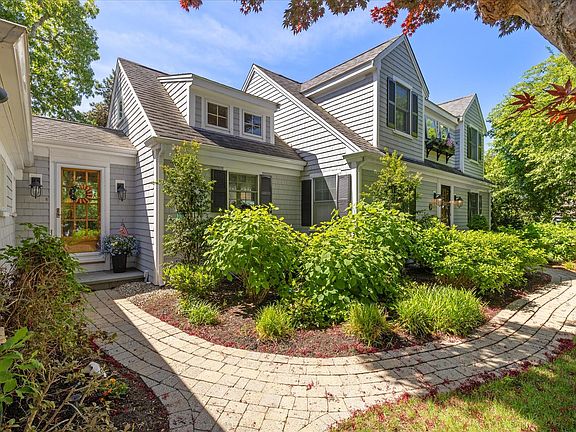 2nd image of 17 Cove Lane