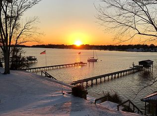 1317 N Teachs Point Rd, Bath, NC 27808