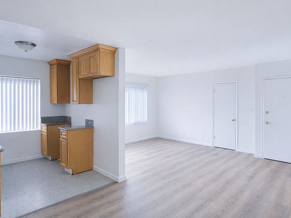 1st image of 161 S Occidental Blvd #21
