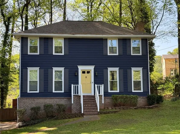 275 Royal Oaks Ter, Stone Mountain, GA 30087