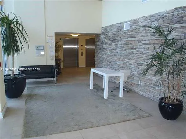 1350 NW 8th Ct #Penthouse 7 — Photo 2