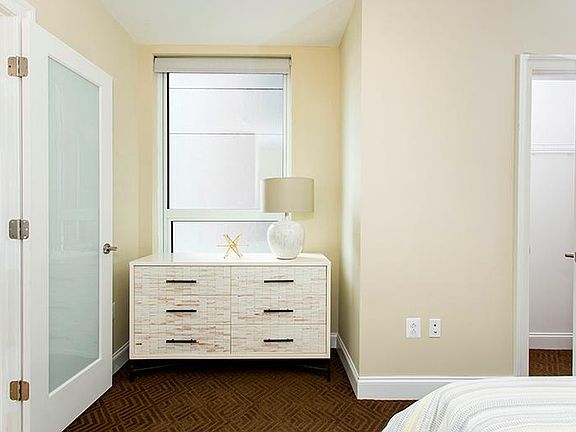 3rd image of 252 N Columbus Blvd #817