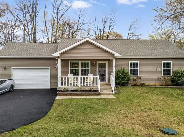 1915 Larkin Rd, Upper Chichester, PA 19061