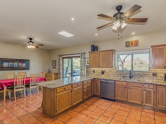 5th image of 6701 N Broom Tail Dr