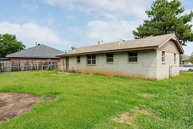 741 N Dallas Ave — Photo 27