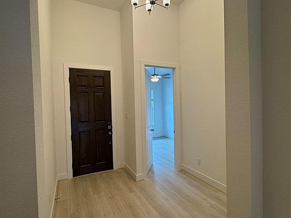 5th image of 7129 Carriage Light Dr