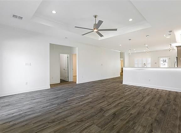 5th image of 4116 W Esplanade Ave S
