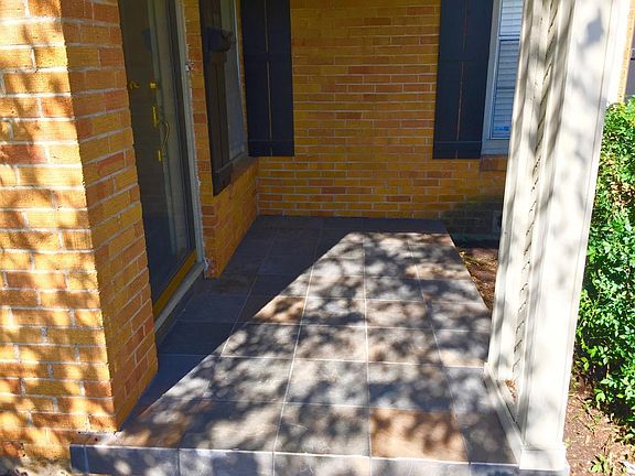 4th image of 115 W Park Row Dr