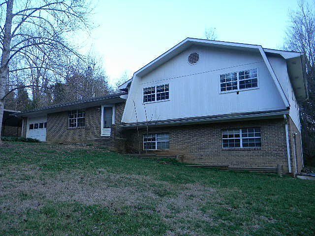 1st image of 104 East Dr