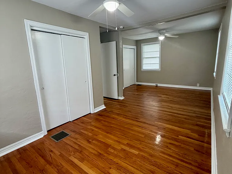 604 N Moore St — Photo 2