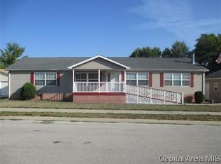 104 Orchard Cv, Jacksonville, IL 62650