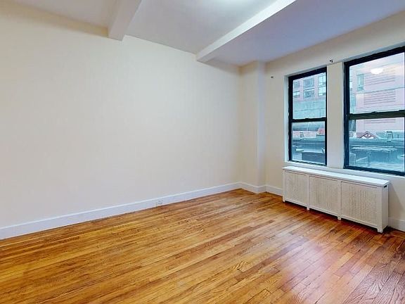 4th image of 700 W End Ave #C4