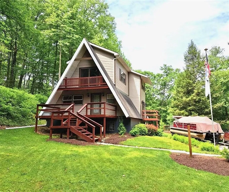 1021 Henrys Bend Rd photo 1
