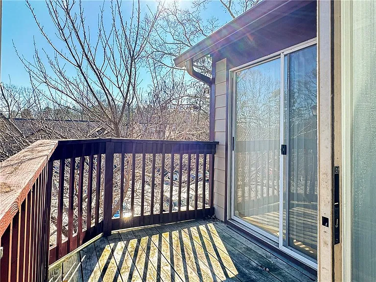 901 Wentworth Ct — Photo 21