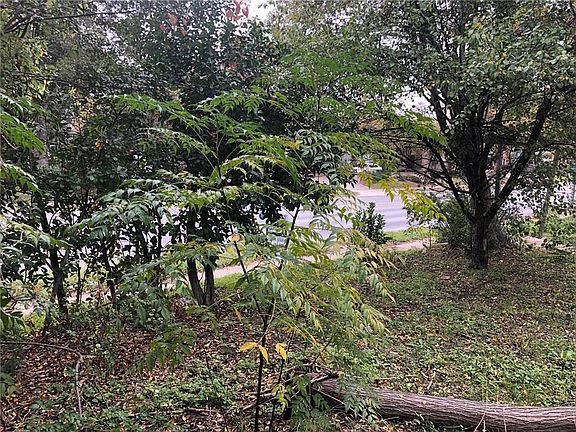 3rd image of 4923 Gaston Ave