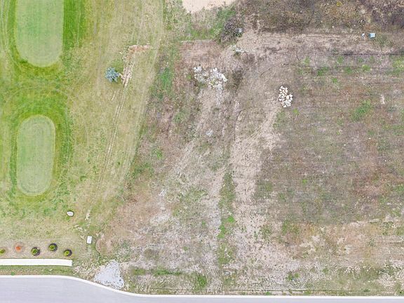 2nd image of 2221 Golfview Dr